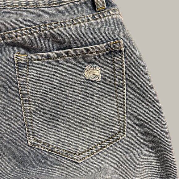 Distressed Denim High-Waisted Shorts With Button Fly & Frayed Hem - Picture 8 of 12